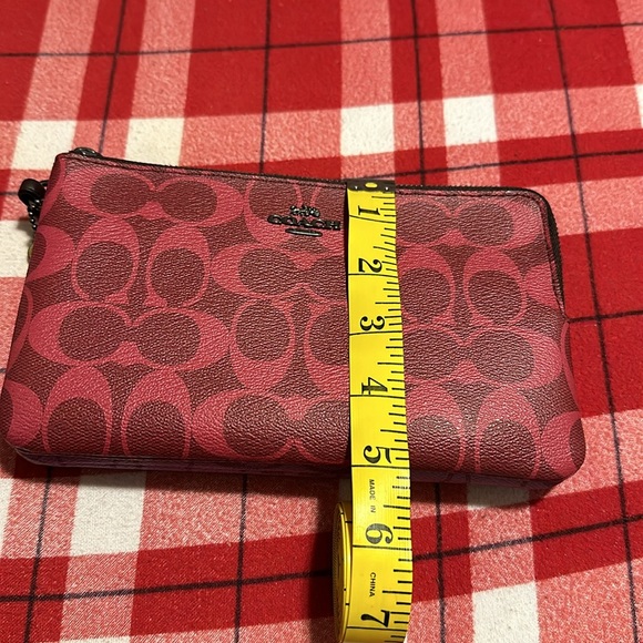 Double zip Two shades of pink monogrammed coach wallet wristlet - Picture 10 of 12